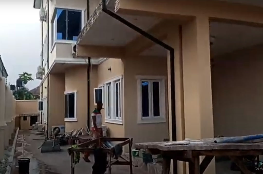 5 bedroom duplex construction